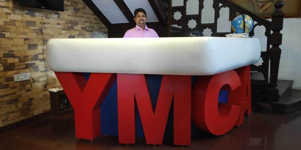 YMCA Colaba Mumbai Hotell Eksteriør bilde